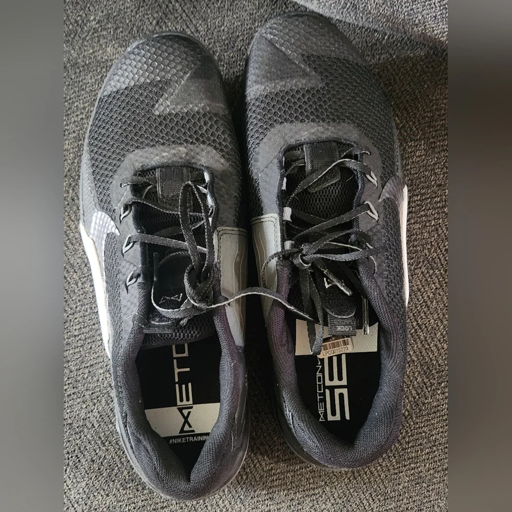 Nike Men’s Athletic Shoes Black with White Accent